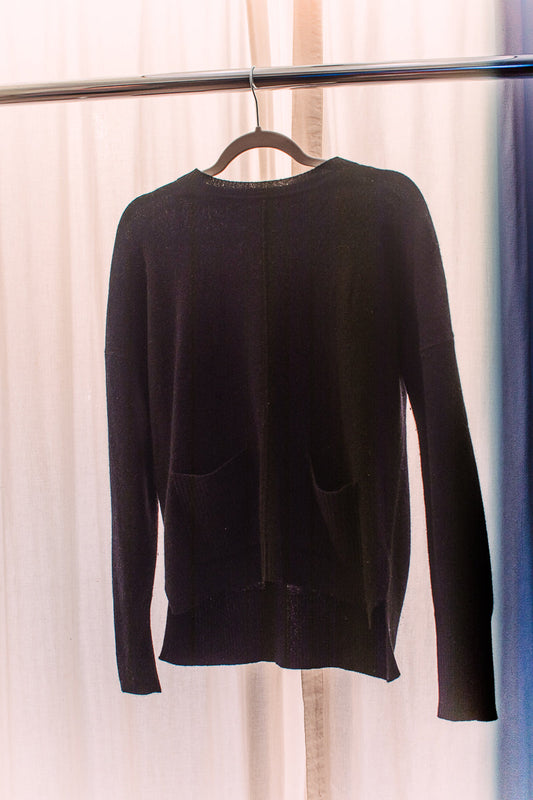 Tahari Cashmere Black Crew Neck Sweater with Pockets Large